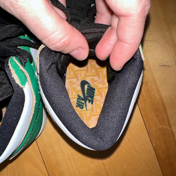 Air Jordan 1 Retro High OG “Lucky Green” - Picture 6 of 14